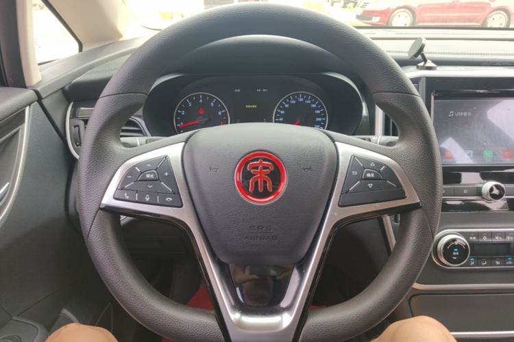 Used BYD Song MAX 2017 1.5T Manual Smart Connect Luxury 7-Seater Steering Wheel