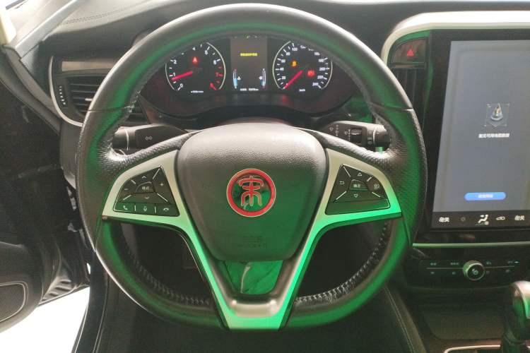 Used BYD Song MAX 2017 1.5T Automatic Smart Connect Luxury 7-Seater Steering Wheel