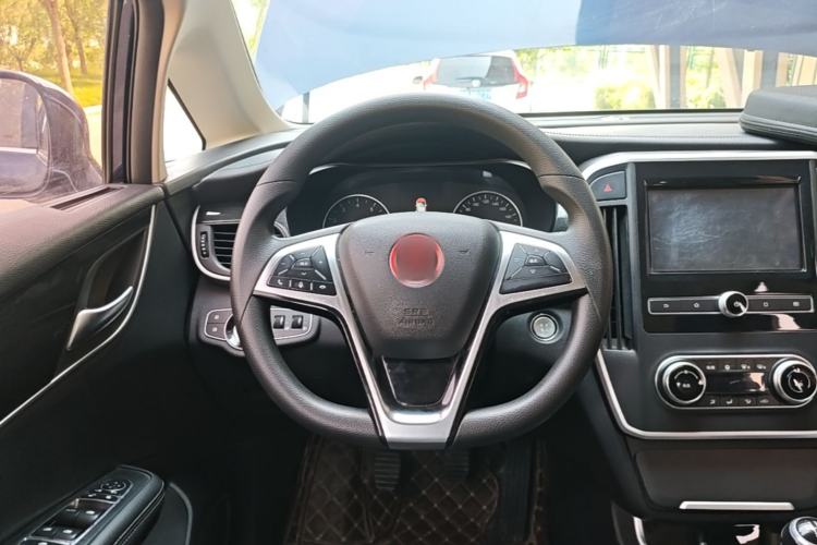 Used BYD Song MAX 2017 1.5T Manual Smart Connect Luxury 7-Seater Steering Wheel