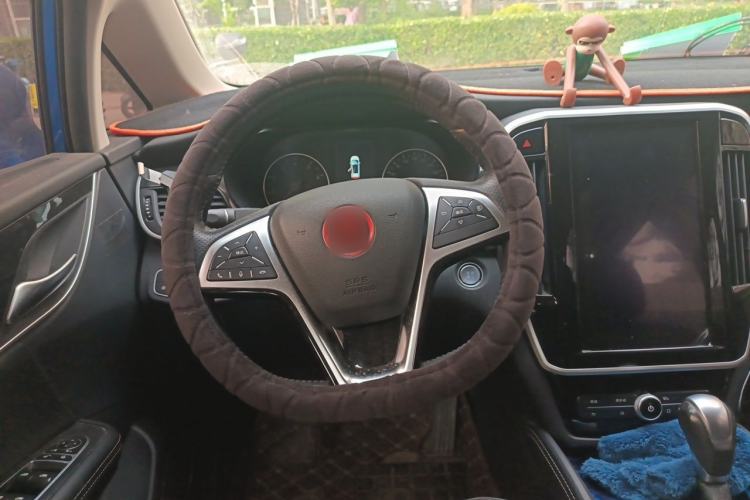 Used BYD Song MAX 2017 1.5T Automatic Smart Connect Elite 7-Seater Steering Wheel