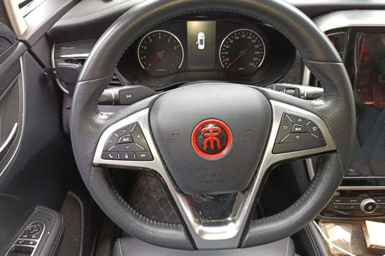 Used BYD Song MAX 2017 1.5T Automatic Smart Connect Elite 7-Seater Steering Wheel