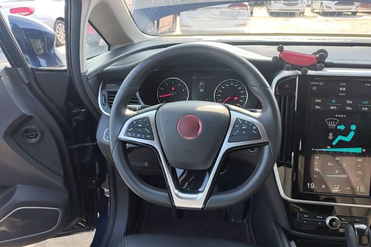 Used BYD Song MAX 2017 1.5T Automatic Smart Connect Elite 7-Seater Steering Wheel
