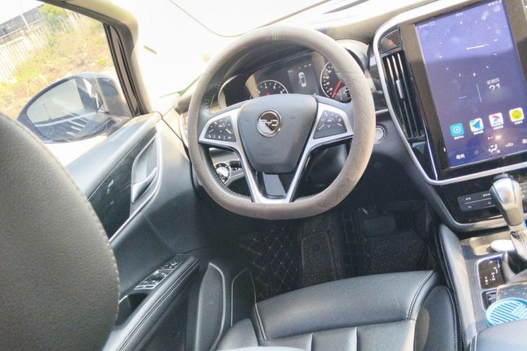Used BYD Song MAX 2017 1.5T Automatic Smart Connect Elite 7-Seater Steering Wheel