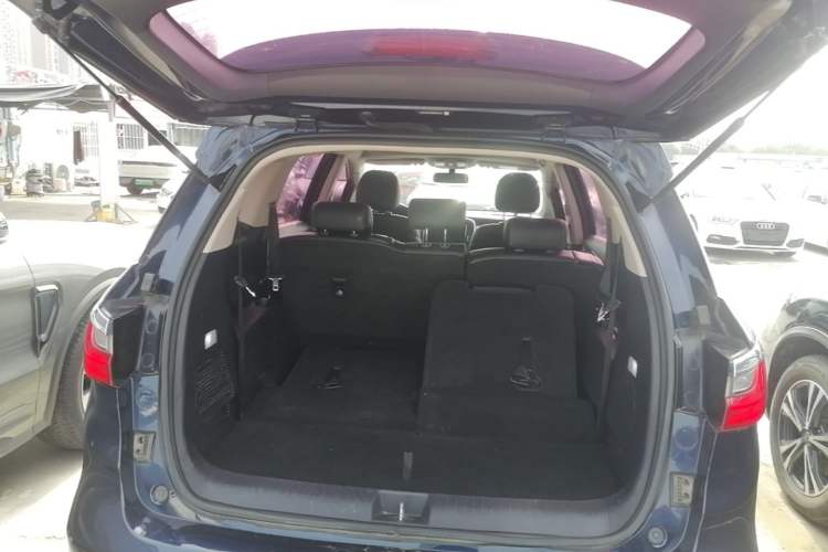 Used BYD Song MAX 2017 1.5T Automatic Smart Connect Elite 7-Seater Trunk