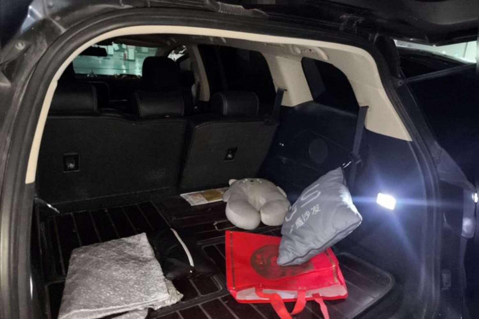 Used BYD Song MAX 2017 1.5T Automatic Smart Connect Elite 7-Seater Trunk