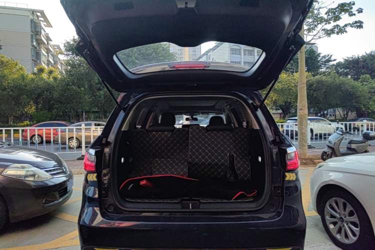 Used BYD Song MAX 2017 1.5T Automatic Smart Connect Prestige 7-Seater Trunk