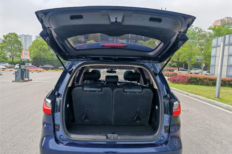 Used BYD Song MAX 2017 1.5T Automatic Smart Connect Elite 7-Seater Trunk