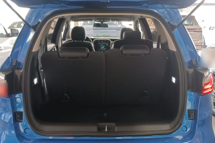 Used BYD Song MAX 2017 1.5T Automatic Smart Connect Elite 7-Seater Trunk