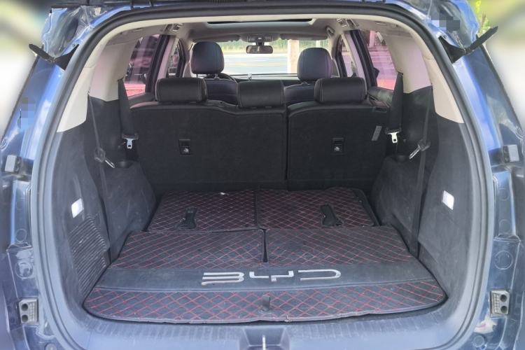 Used BYD Song MAX 2017 1.5T Automatic Smart Connect Elite 7-Seater Trunk