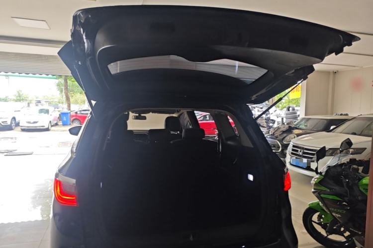 Used BYD Song MAX 2017 1.5T Automatic Smart Connect Elite 7-Seater Trunk