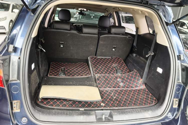 Used BYD Song MAX 2017 1.5T Automatic Smart Connect Elite 7-Seater Trunk