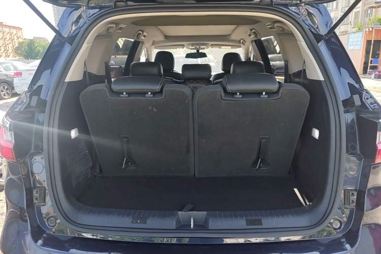 Used BYD Song MAX 2017 1.5T Automatic Smart Connect Elite 7-Seater Trunk