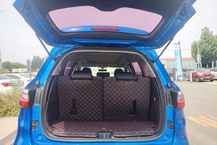 Used BYD Song MAX 2017 1.5T Automatic Smart Connect Elite 7-Seater Trunk