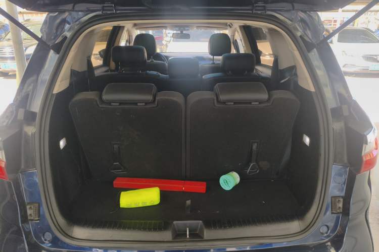 Used BYD Song MAX 2017 1.5T Automatic Smart Connect Elite 7-Seater Trunk