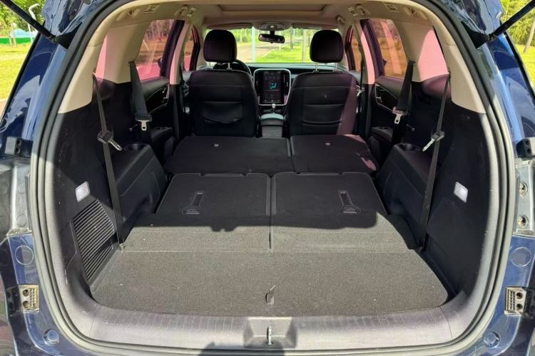 Used BYD Song MAX 2017 1.5T Automatic Smart Connect Elite 7-Seater Trunk