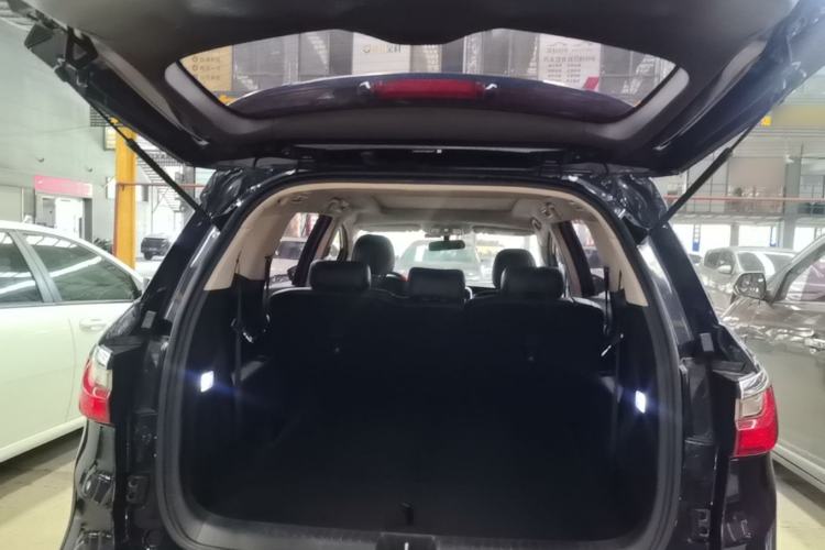 Used BYD Song MAX 2017 1.5T Automatic Smart Connect Elite 7-Seater Trunk