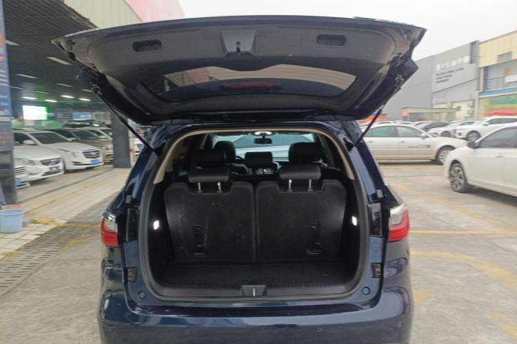 Used BYD Song MAX 2017 1.5T Automatic Smart Connect Elite 7-Seater Trunk