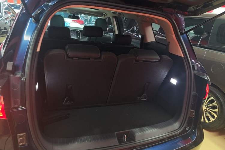 Used BYD Song MAX 2017 1.5T Automatic Smart Connect Elite 7-Seater Trunk