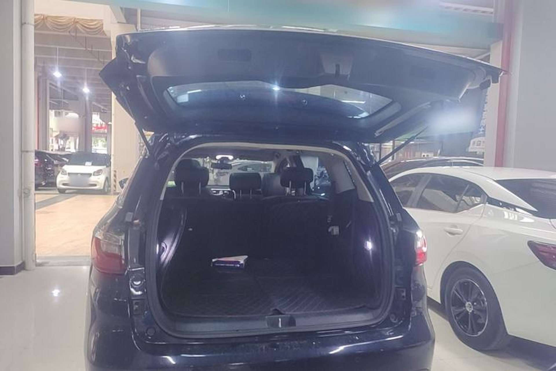 Used BYD Song MAX 2017 1.5T Automatic Smart Connect Elite 7-Seater Trunk
