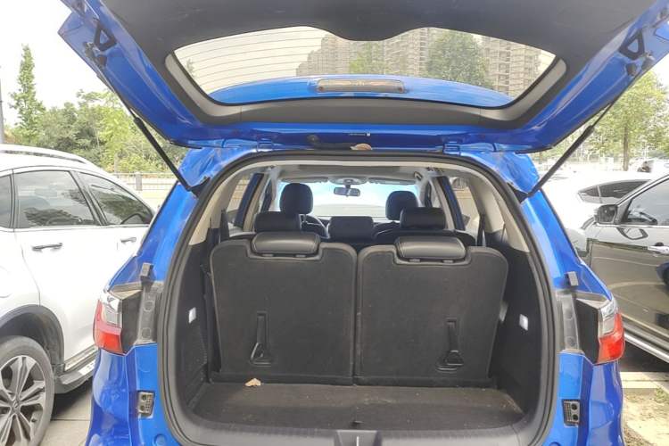 Used BYD Song MAX 2017 1.5T Automatic Smart Connect Prestige 7-Seater Trunk