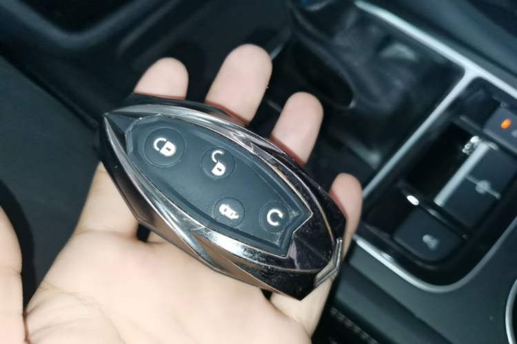Used BYD Song MAX 2017 1.5T Automatic Smart Connect Elite 7-Seater Vehicle Key
