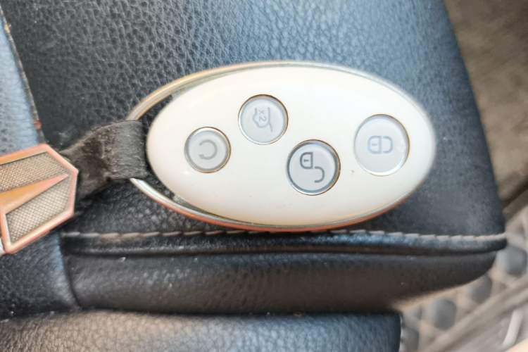 Used BYD Song MAX 2017 1.5T Automatic Smart Connect Luxury 7-Seater Vehicle Key