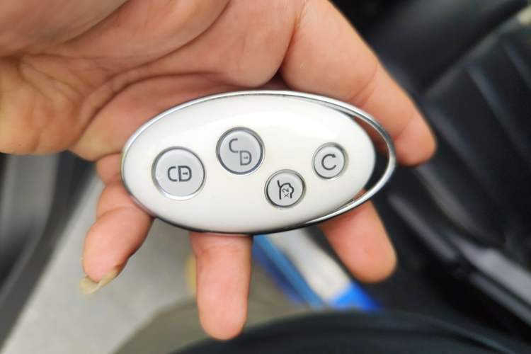 Used BYD Song MAX 2017 1.5T Automatic Smart Connect Elite 7-Seater Vehicle Key