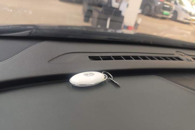 Used BYD Song MAX 2017 1.5T Automatic Smart Connect Elite 7-Seater Vehicle Key