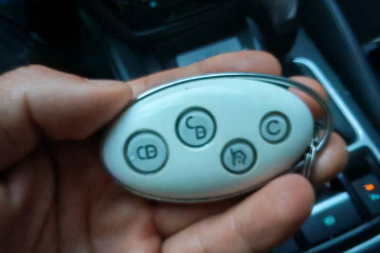 Used BYD Song MAX 2017 1.5T Automatic Smart Connect Elite 7-Seater Vehicle Key