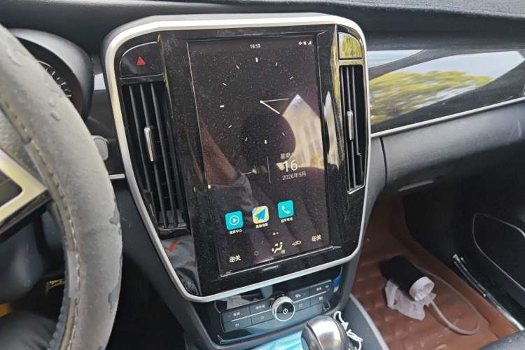 Used BYD Song MAX 2017 1.5T Automatic Smart Connect Luxury 7-Seater Audio And AC Panel