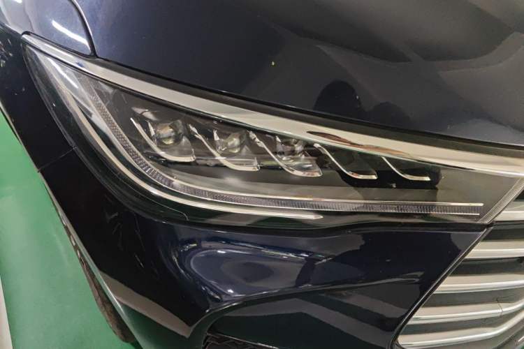 Used BYD Song MAX 2017 1.5T Automatic Smart Connect Elite 7-Seater Right Front Headlight