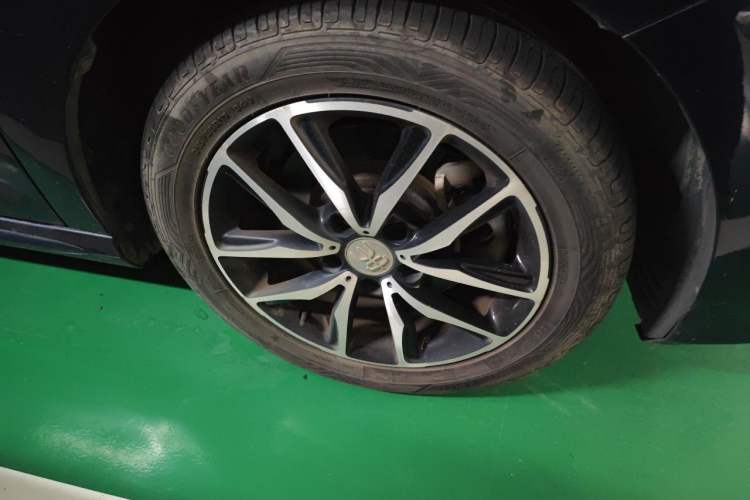 Used BYD Song MAX 2017 1.5T Automatic Smart Connect Elite 7-Seater Right Front Wheel Hub