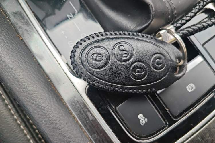 Used BYD Song MAX 2017 1.5T Automatic Smart Connect Luxury 7-Seater Vehicle Key