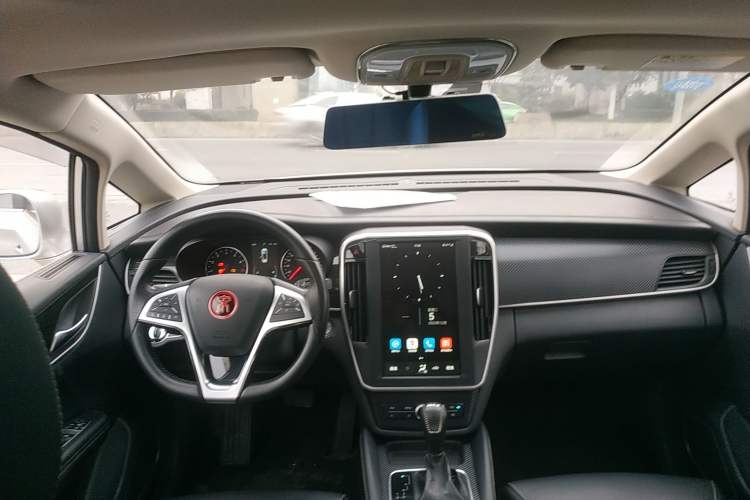 Used BYD Song MAX 2017 1.5T Automatic Smart Connect Elite 7-Seater Center Console