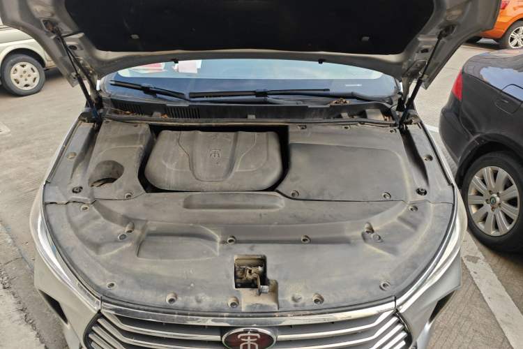 Used BYD Song MAX 2017 1.5T Automatic Smart Connect Elite 7-Seater Engine Bay