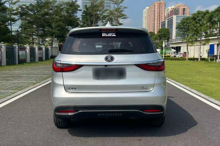 Used BYD Song MAX 2017 1.5T Automatic Smart Connect Elite 7-Seater Exterior 4