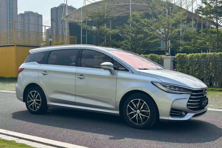 Used BYD Song MAX 2017 1.5T Automatic Smart Connect Elite 7-Seater Exterior 5