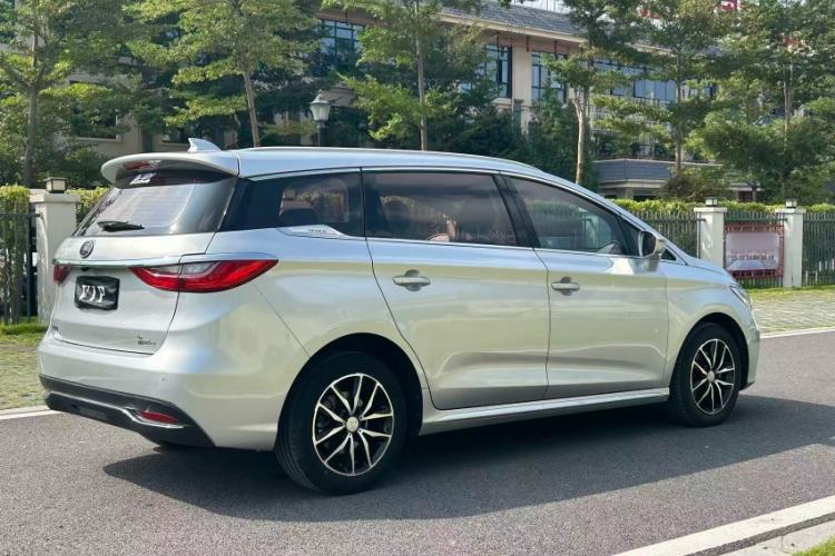 Used BYD Song MAX 2017 1.5T Automatic Smart Connect Elite 7-Seater Exterior 6
