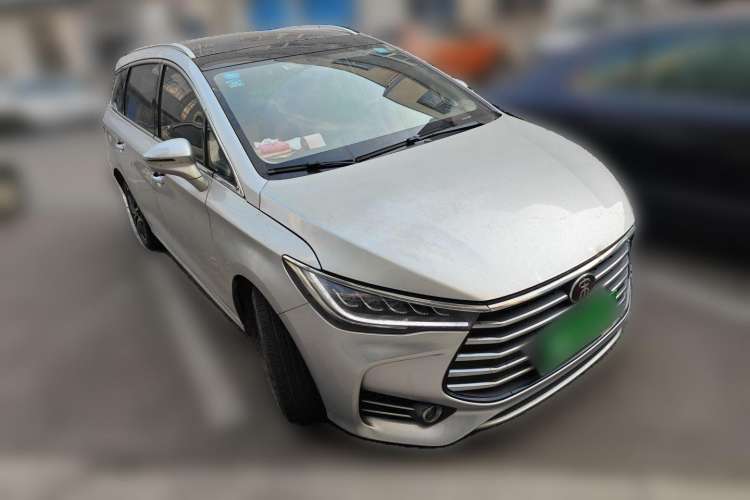 Used BYD Song MAX 2017 1.5T Automatic Smart Connect Elite 7-Seater Front Right 45 Deg