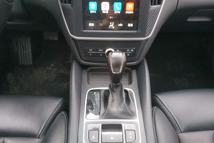 Used BYD Song MAX 2017 1.5T Automatic Smart Connect Elite 7-Seater Gear Lever