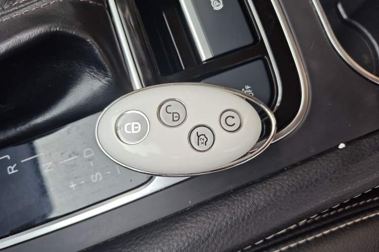 Used BYD Song MAX 2017 1.5T Automatic Smart Connect Elite 7-Seater Interior 1