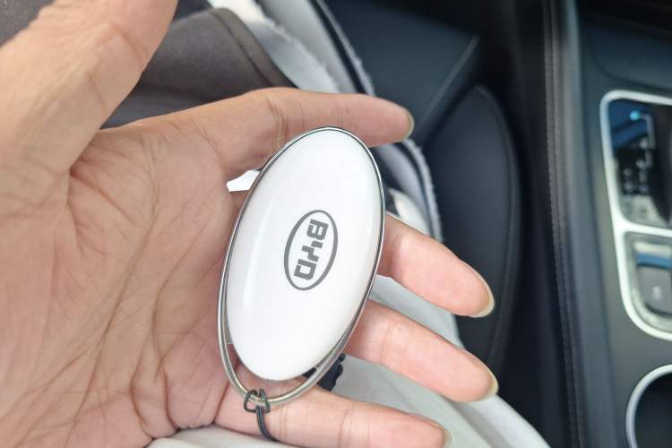 Used BYD Song MAX 2017 1.5T Automatic Smart Connect Elite 7-Seater Interior 1