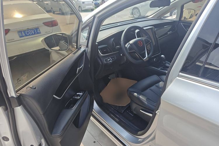 Used BYD Song MAX 2017 1.5T Automatic Smart Connect Elite 7-Seater Interior 3