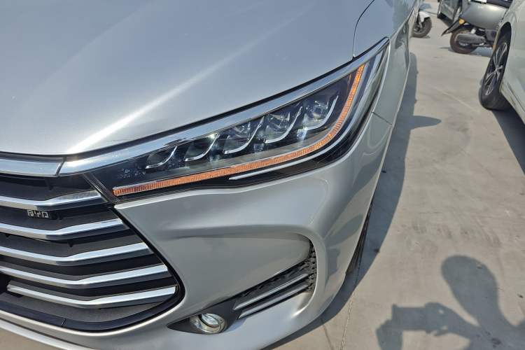 Used BYD Song MAX 2017 1.5T Automatic Smart Connect Elite 7-Seater Left Front Headlight
