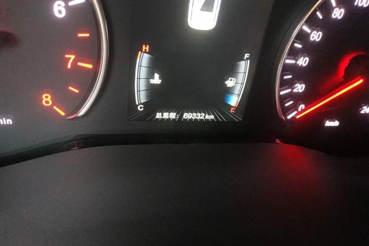 Used BYD Song MAX 2017 1.5T Automatic Smart Connect Elite 7-Seater Odometer Close Up