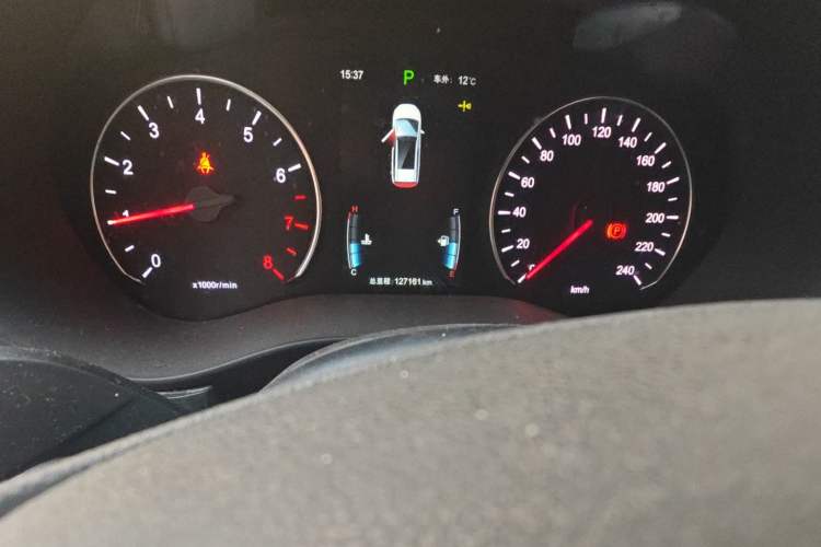 Used BYD Song MAX 2017 1.5T Automatic Smart Connect Elite 7-Seater Odometer Close Up