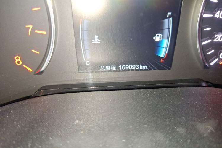 Used BYD Song MAX 2017 1.5T Automatic Smart Connect Elite 7-Seater Odometer Close Up