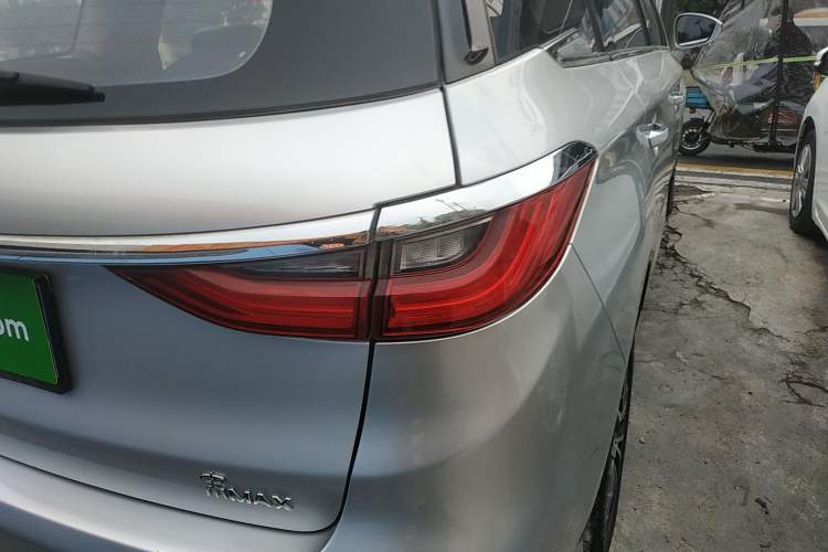 Used BYD Song MAX 2017 1.5T Automatic Smart Connect Elite 7-Seater Right Rear Taillight