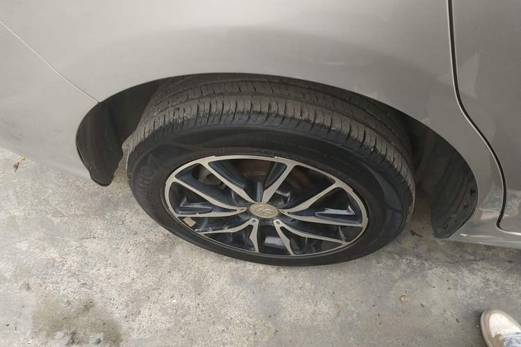 Used BYD Song MAX 2017 1.5T Automatic Smart Connect Elite 7-Seater Right Rear Wheel Hub