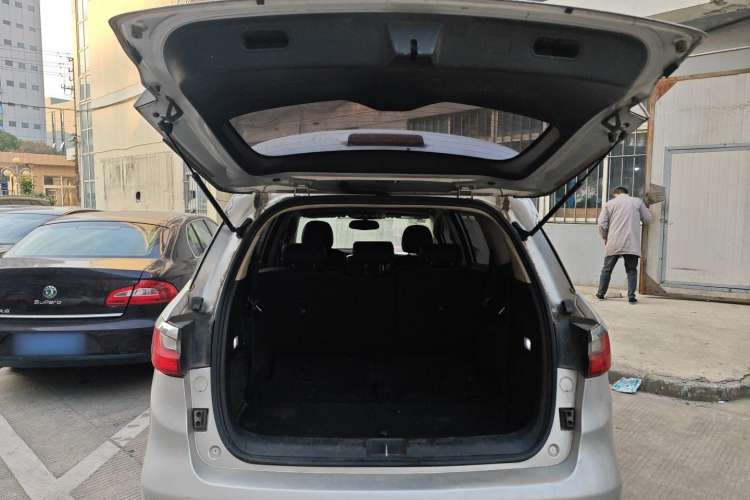 Used BYD Song MAX 2017 1.5T Automatic Smart Connect Elite 7-Seater Trunk